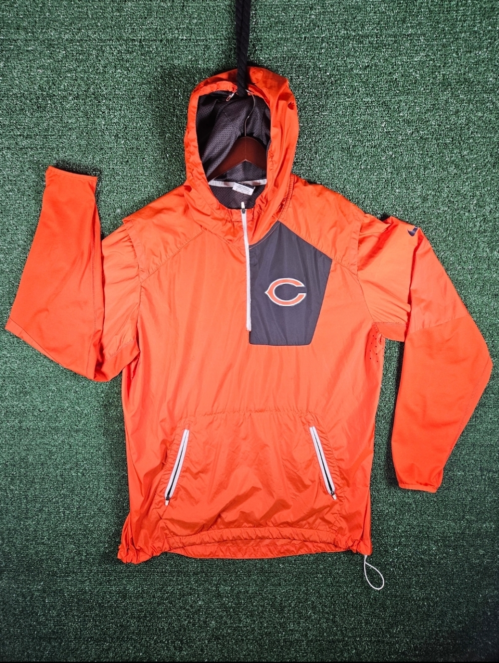Nike Chicago Bears Vapor Speed Fly Rush Hooded Jacket / Mens Size XL
